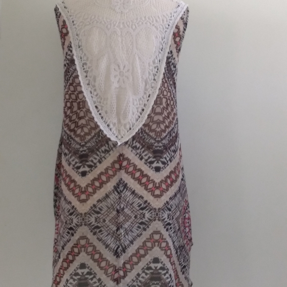 High Low Multicolored Shirt, Size Medium - Picture 3 of 5